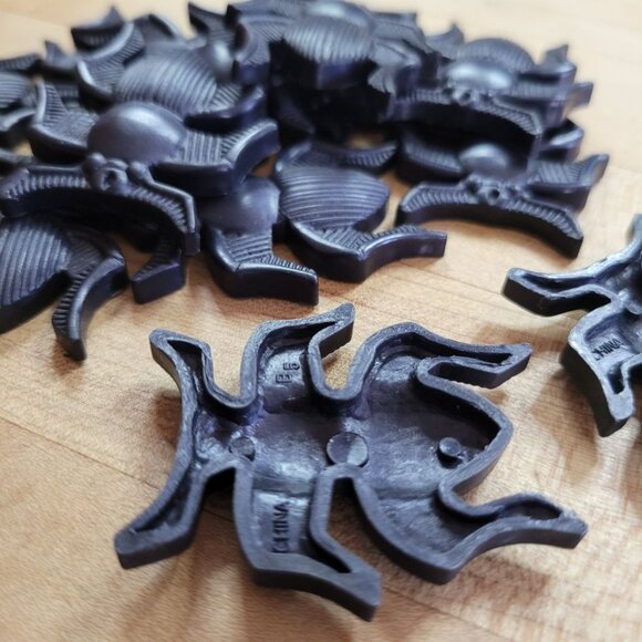 Black Tessera Perpetual Puzzle Beetle Scarab Plastic Bugs 2 Inch Replacement Pie - Picture 3 of 6